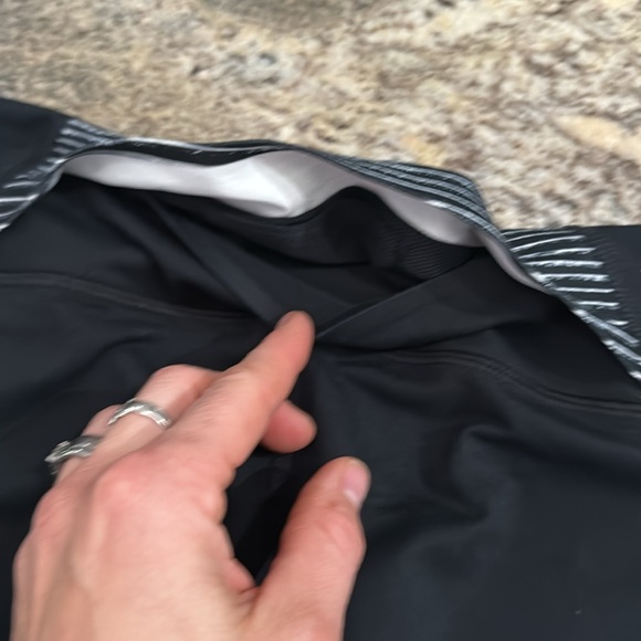 Under Armour Striped Lower Leg Leggings - NWOT - Picture 6 of 6